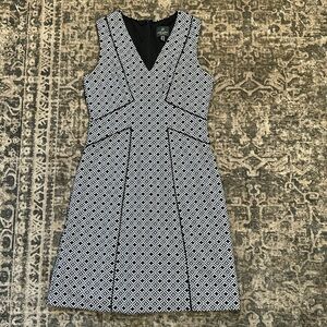 Adrianna Papell Black‎ and White Mini Dress V Neck Size 8